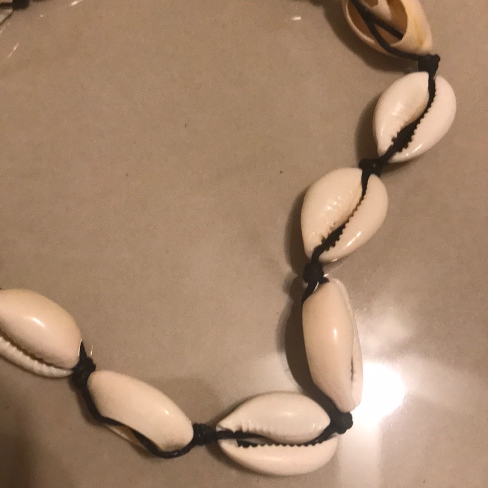 Boho Sea Shell Choker Beige Black Rope - Picture 6 of 6